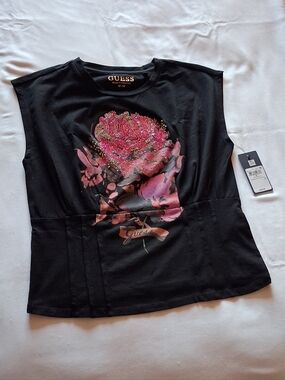 GUESS Black & Pink Floral Top SizeMedium NWT